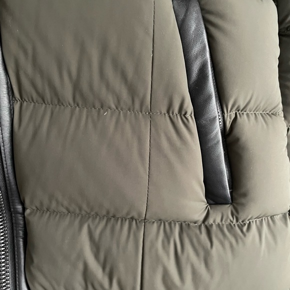 COPY - Mackage small Calla with fur trim - Picture 10 of 10